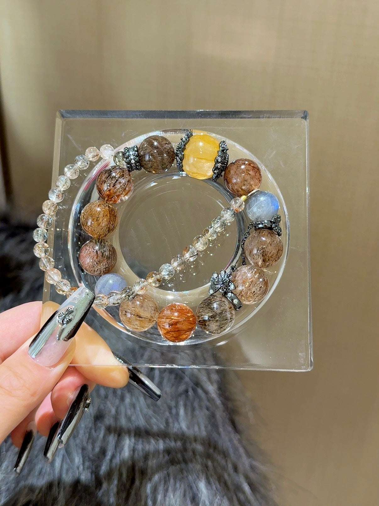 ▫️▪️ Black gold super glue flower double circle bracelet